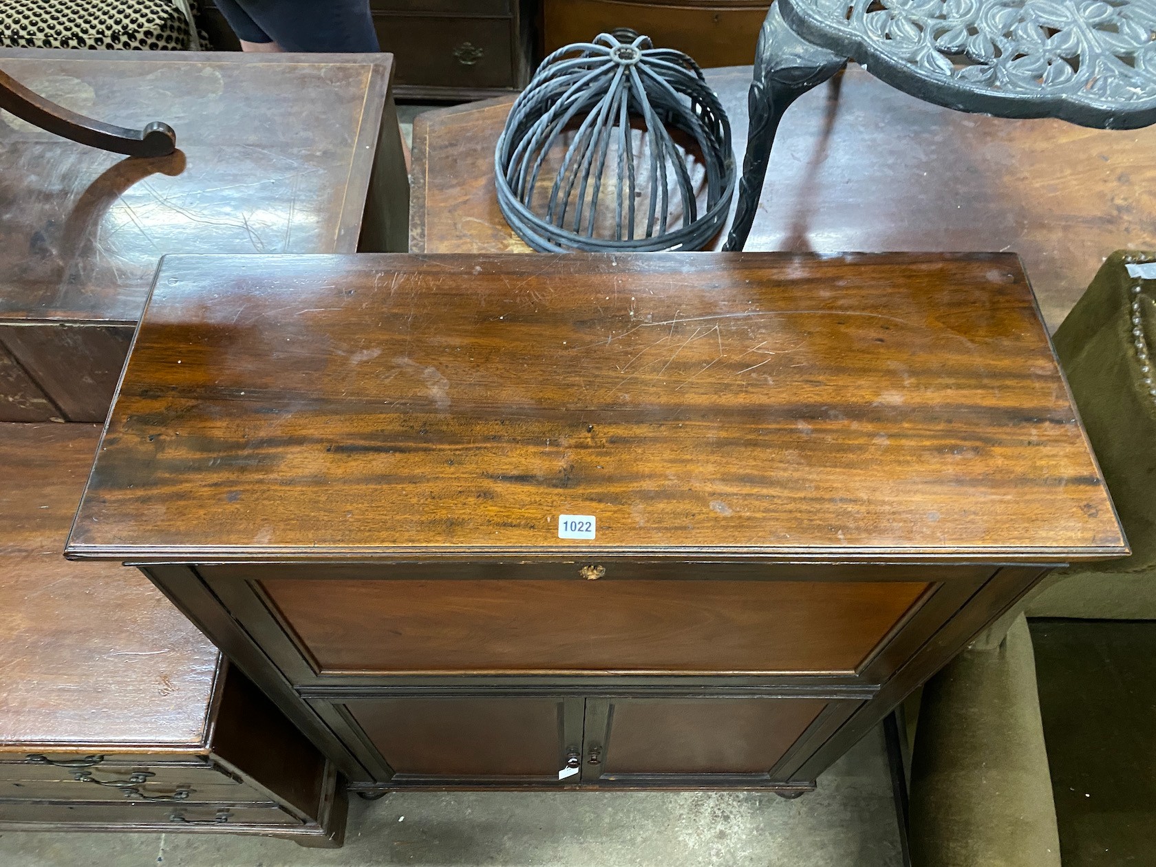 An Edwardian mahogany writing cabinet, width 91cm, depth 34cm, height 117cm